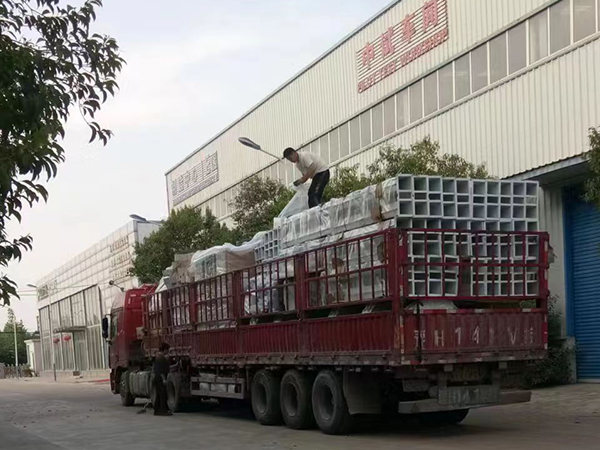 日產300噸<a href=http://www.jnkuohang.cn/product/ target=_blank class=infotextkey>玉米深加工設備</a>發貨現場